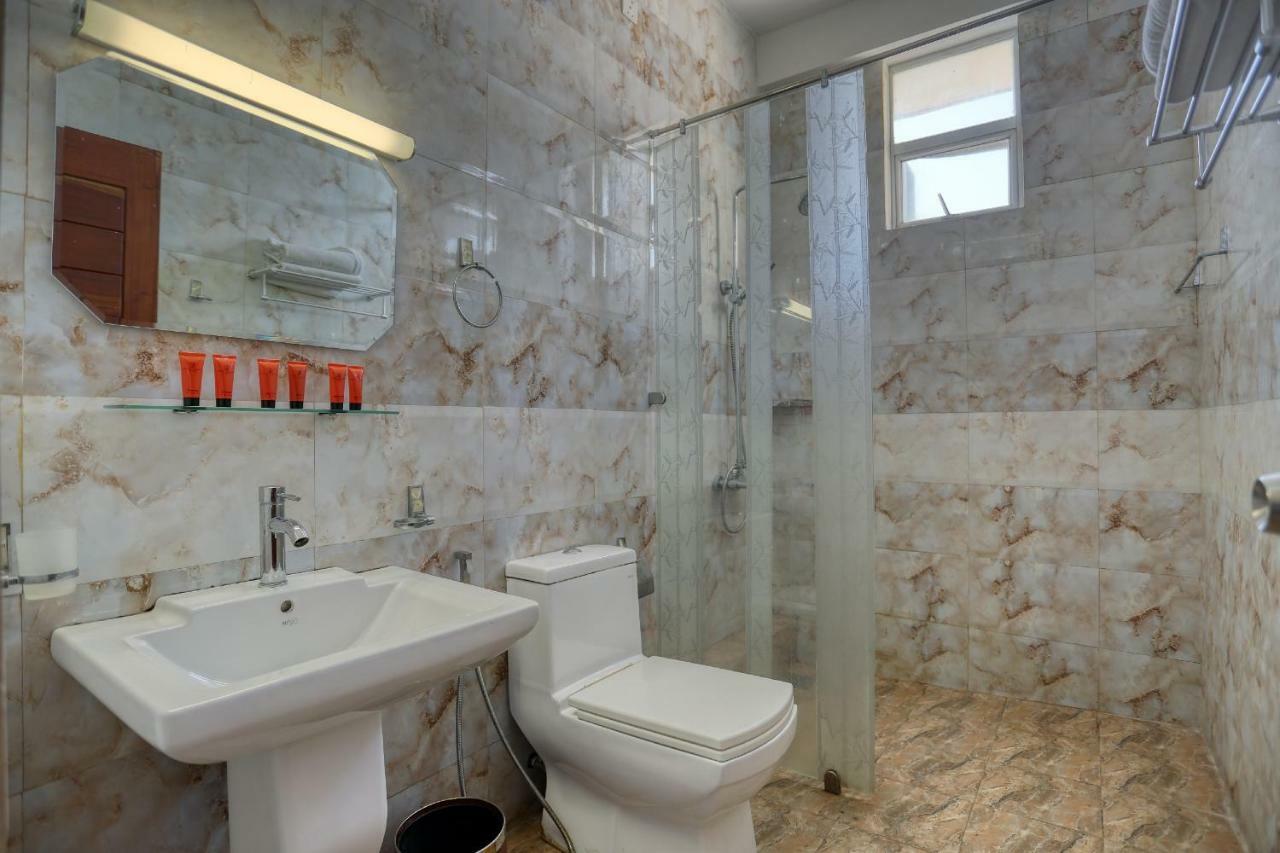 Lazaani Hotel Коломбо Екстер'єр фото