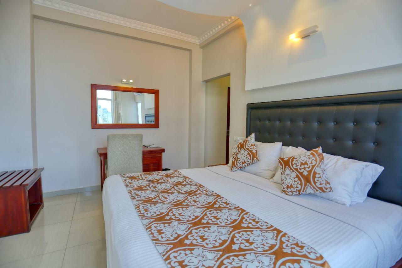 Lazaani Hotel Коломбо Екстер'єр фото