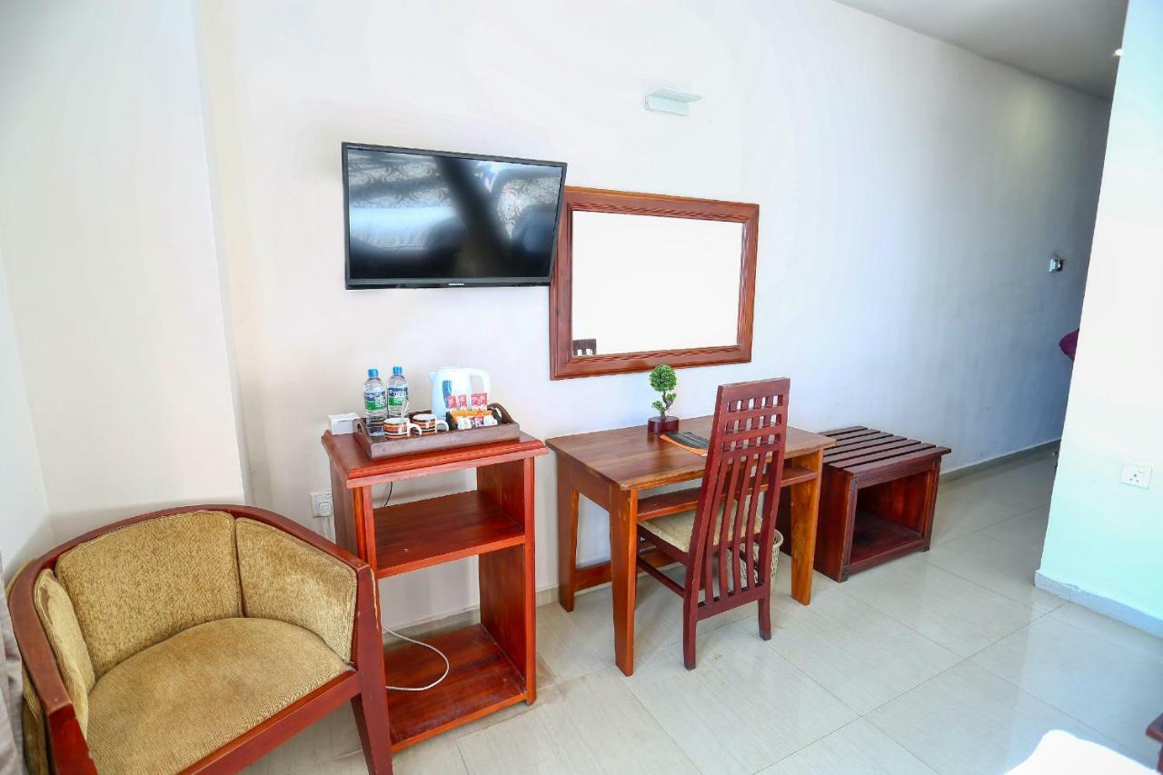 Lazaani Hotel Коломбо Екстер'єр фото